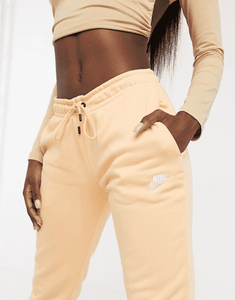 Nike essentials slim joggers
